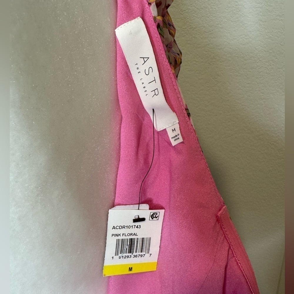 NWT ASTR THE LABEL SHUTTER PLEAT MINI WEDDING GUEST FLORAL PINK DRESS SIZE M - Picture 8 of 8